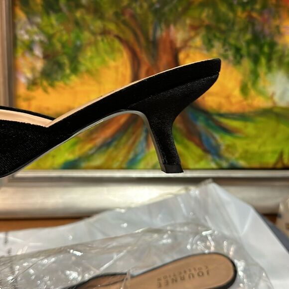 Journee Collection Black Rishie Velvet Heels Size 8.5 - Picture 7 of 7